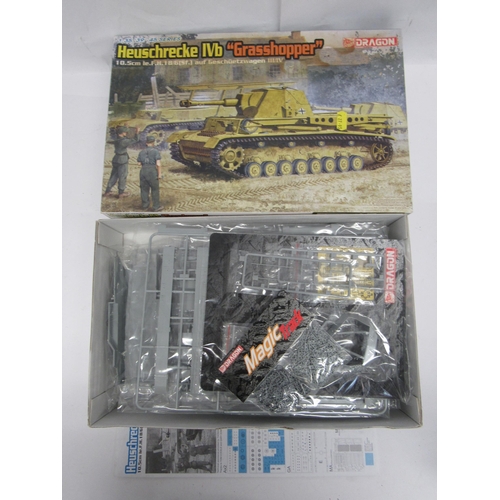 7342 - Five Dragon 1:35 scale military plastic model kits to include 6317 Sd.Kfz.184 Ferdinand, 6789 M6A1 H... 