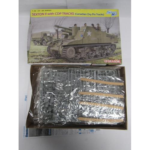 7342 - Five Dragon 1:35 scale military plastic model kits to include 6317 Sd.Kfz.184 Ferdinand, 6789 M6A1 H... 