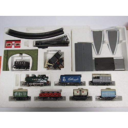 7360 - A collection of Hornby 00 gauge model railway locomotives, rolling stock and accessories to include ... 