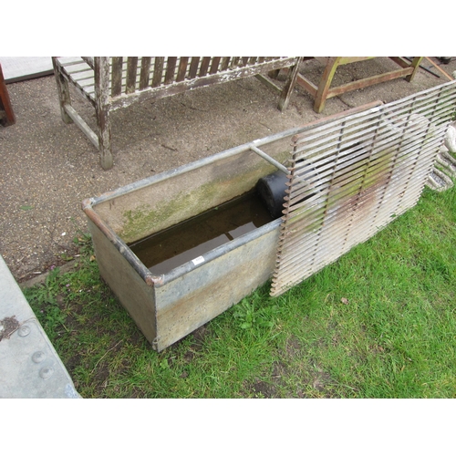 6054 - A galvanised water tank, 72