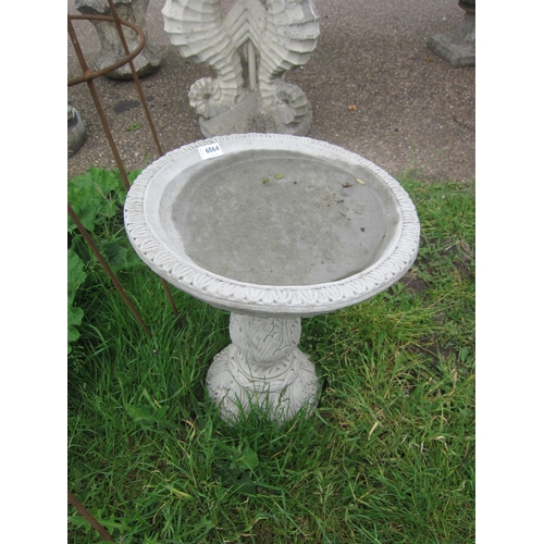 6064 - A composition acanthus leaf birdbath, 18