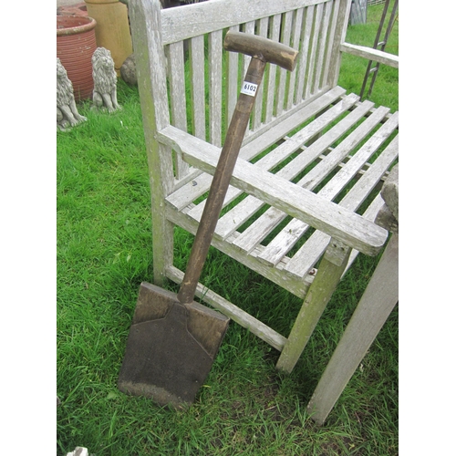 6102 - A peat spade