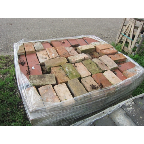 6118 - A pallet of mixed reclaimed red floor bricks, approx 230