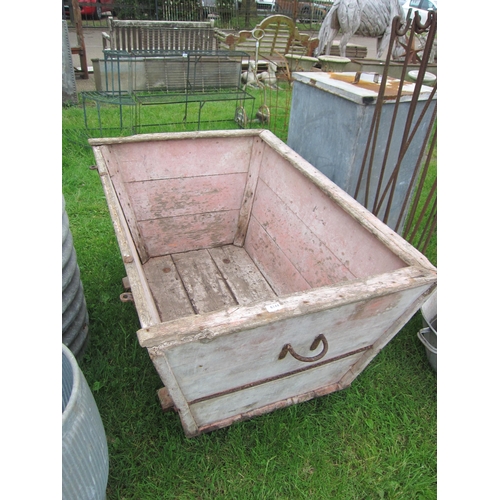 6144 - A rustic pine feed bin