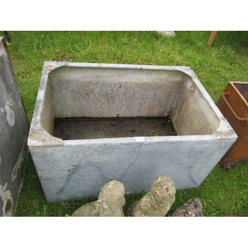 6157 - A riveted galvanised water tank, 35.5