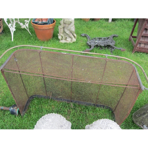 6192 - A mesh nursery spark guard