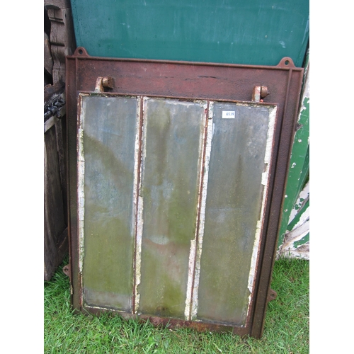 6539 - A cast iron skylight    (R) £20