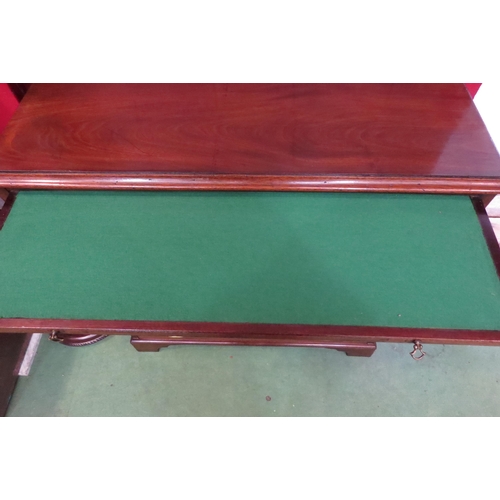 4147 - An early 19th Century flame mahogany bachelors chest, the fret lined brushing slide over four gradua... 