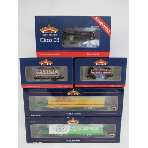 7393 - A boxed Bachmann Branch-Line 00 gauge model railway diesel shunter locomotive in associated box, tog... 