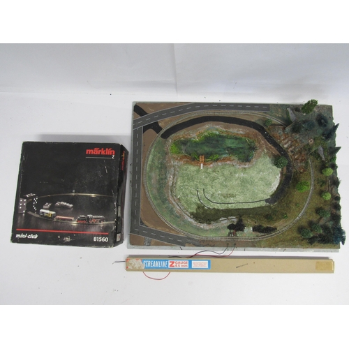 7366 - A Marklin Mini-Club Z gauge model railway 81560 box with loose contents including 2-6-0 locomotive a... 