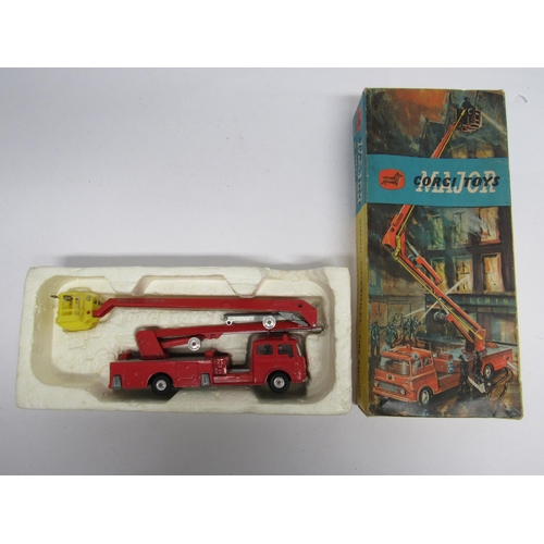 7275 - A Corgi Major Toys 1127 diecast Simon Snorkel Fire Engine, housed in original pictorial card lidded ... 