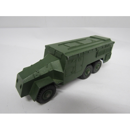 7247 - A small collection of Dinky Toys diecast military vehicles to include boxed 651 Centurion Tank (box ... 