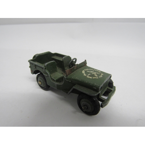 7247 - A small collection of Dinky Toys diecast military vehicles to include boxed 651 Centurion Tank (box ... 