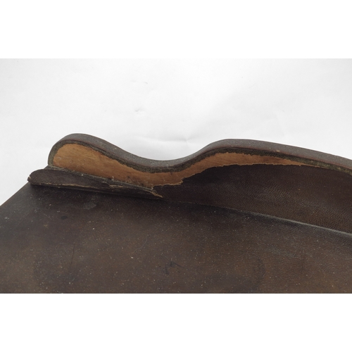 1010 - A leather desk book stand, 31cm tall x 35cm wide x 18cm deep      (R) £25