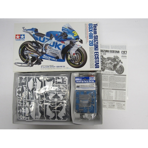 7306 - Two Tamiya Motorcycle Series 1:12 scale Suzuki motorcycle plastic model kits to include 14081 Suzuki... 