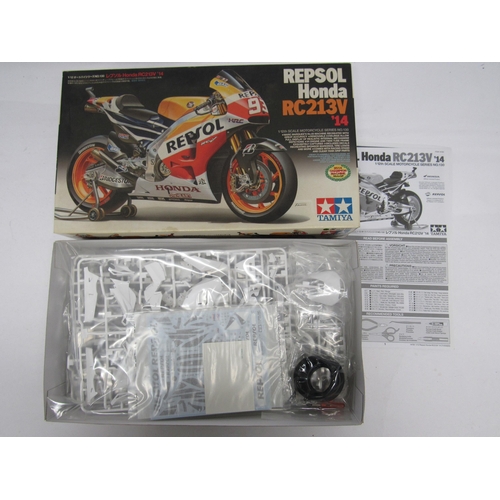 7307 - Three Tamiya Motorcycle Series 1:12 scale motorcycle plastic model kits to include 14140 Ducati Supe... 