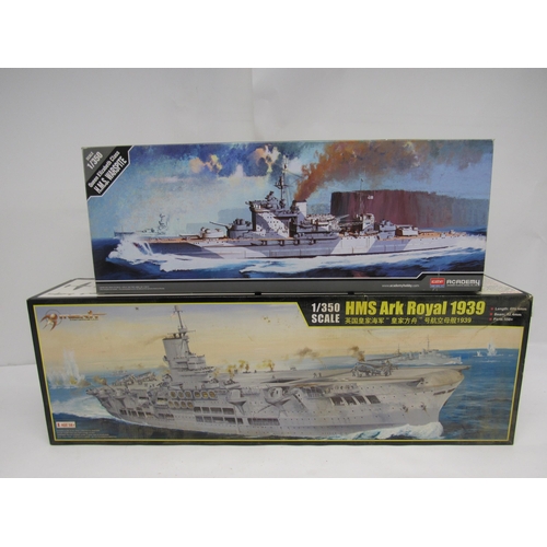 7323 - Two 1:350 scale warship plastic model kits to include Academy 14105 Queen Elizabeth Class HMS Warspi... 