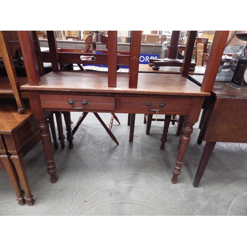 2117 - An Edwardian mahogany two drawer side table