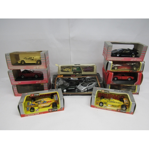 7261 - A collection of 1:24 scale diecast model cars including Majorette, Burago and Maisto, together with ... 