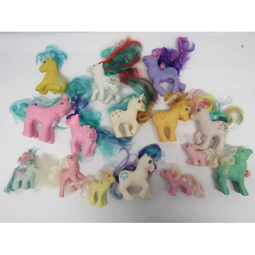 7025 - A large collection of 1980s Hasbro My Little Pony figures (approx. 72) and assorted accessories and ... 