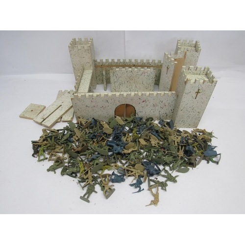 7086 - A wooden model fort (a/f) and a quantity of plastic soldiers