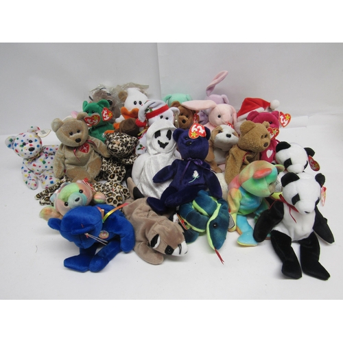 7153 - A collection of TY Beanie Babies (32)