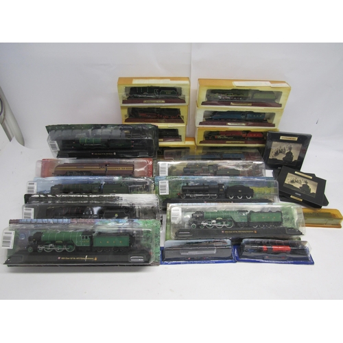 7184 - A collection of boxed static model locomotives including Amercom, Atlas Editions Minitrains etc (28,... 