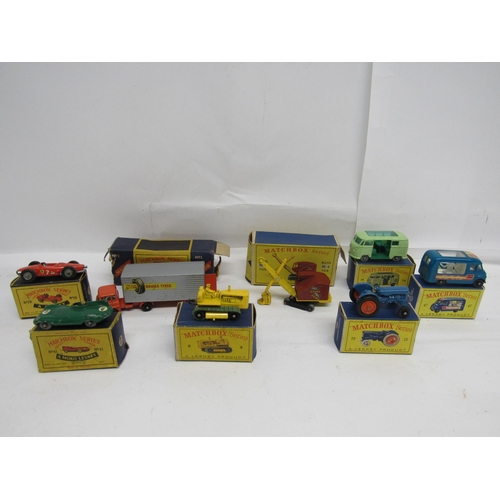 7273 - A collection of boxed Lesney Matchbox Series diecast vehicles to include Major Pack M-4 Ruston-Bucyr... 