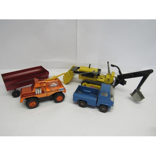 7085 - A Tonka pressed steel trencher, ERTL trailer, Marx truck and a Marx plastic Space Scout (4)