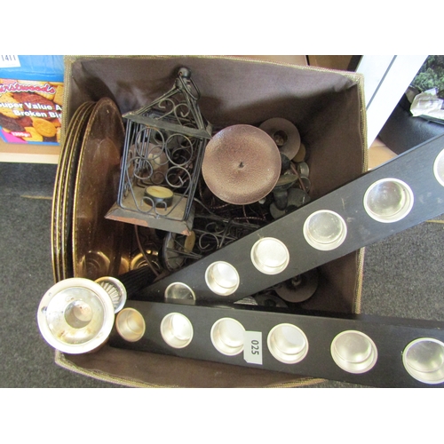 1412 - A selection of mainly metal candle and nightlight holders     (Group)