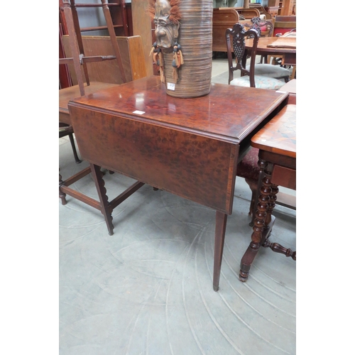 2126 - A 19th Century Pembroke style table, flame mahogany with cross banding, square tapering supports to ... 