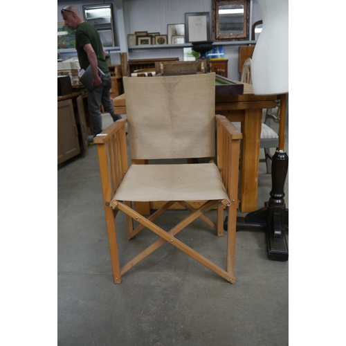 2200 - A linen directors chair