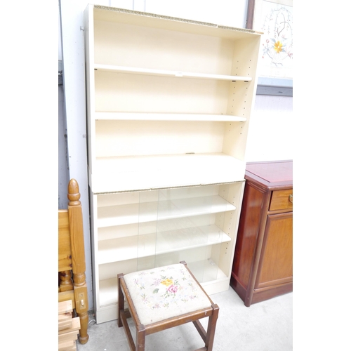 2302 - Two white painted bookshelves