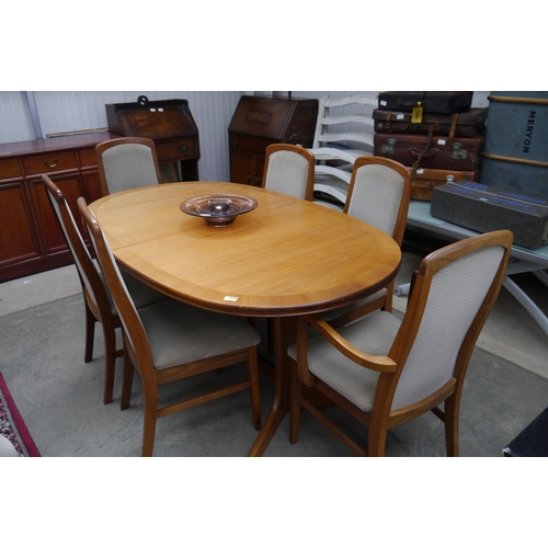 2330 - A 1970's teak extending dining table   (E) £5-10