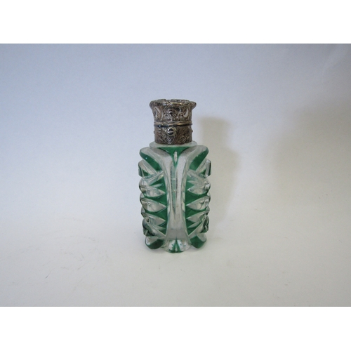 1299 - A Victorian Webb green and clear glass scent bottle