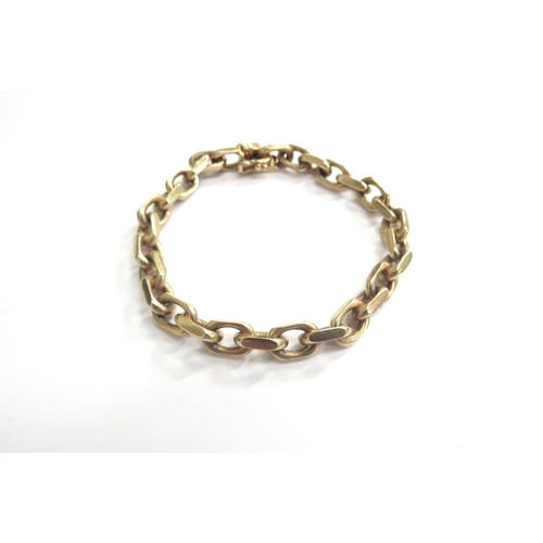 9227 - A 9ct gold heavy link bracelet, 19cm  long, 28g