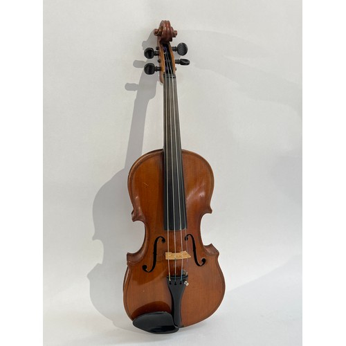 5093 - An early to mid 20th Century Stradivarius copy violin, full size (4/4) Czechoslovakia-made, 59cm len... 