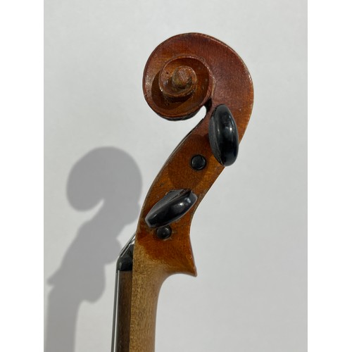 5093 - An early to mid 20th Century Stradivarius copy violin, full size (4/4) Czechoslovakia-made, 59cm len... 