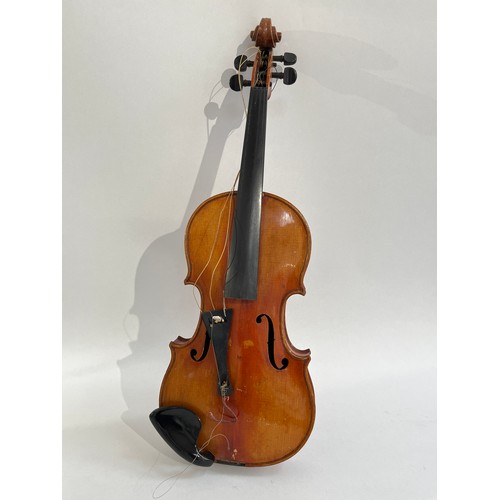 5095 - A late 19th/early 20th Century Stradivarius copy violin, full size (4/4), 60cm length, within a coff... 