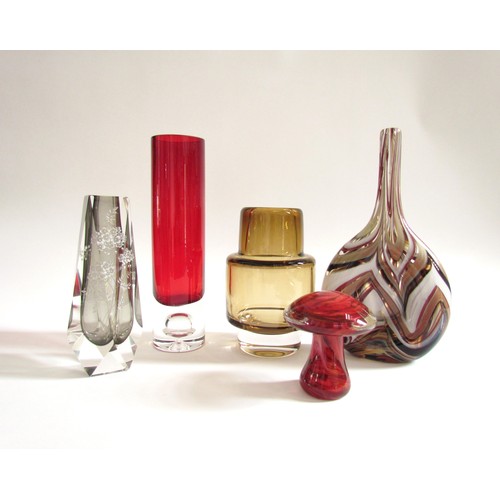 7182 - A collection of art glass including Czech and Italian Sommerso studio mottled vase and mushroom pape... 