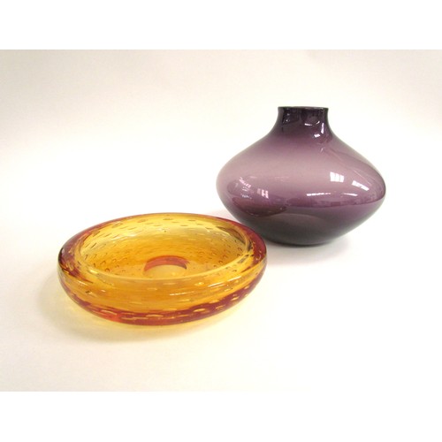 7202 - A Whitefriars soda glass vase in Aubergine, 17cm high together with an Amber bubble dish, 19.5cm dia... 