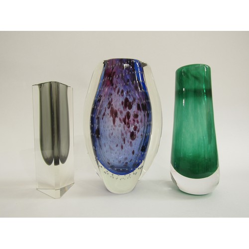 7184 - A triangular Sommerso vase in smoked glass,  18cm high, a Murano style purple 'bubble' vase,   21cm ... 