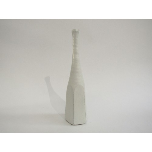 7088 - AKIKO HIRAI (b.1970) A studio pottery 'Morandi' bottle vase with white glaze, incised marks to base.... 