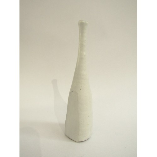 7088 - AKIKO HIRAI (b.1970) A studio pottery 'Morandi' bottle vase with white glaze, incised marks to base.... 