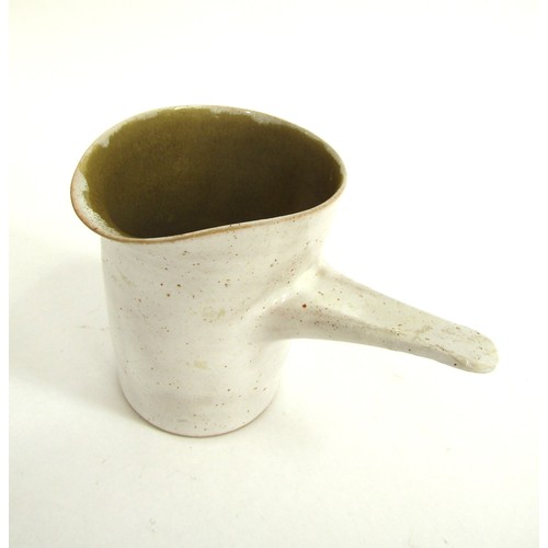 7087 - DAME LUCIE RIE (1902-1995) and HANS COPER (1920-1981) (ARR) : A studio pottery stoneware pourer, sid... 