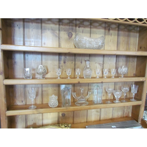 1073 - A quantity of glassware including crystal sherry glasses etc