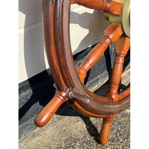 8092 - A late 19th / early 20th Century teak and brass mounted ship’s wheel, 122cm diameter     (E) £150-20... 