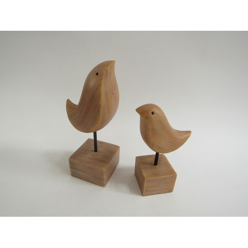 7557 - Two stylised modernist bird figurines. Tallest 20cm