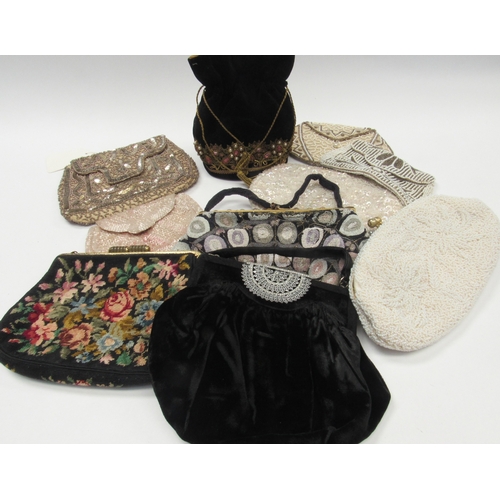 6027 - A quantity early to mid 20th Century evening bags and purses comprising needlepoint, beaded, sequinn... 