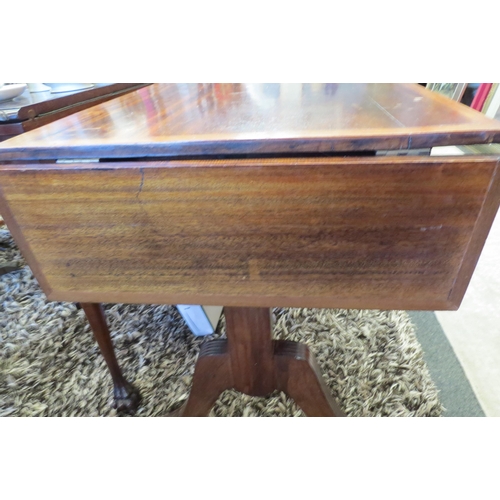 1039 - A drop-leaf hall table with twin frieze drawers on outswept legs joined by stretcher  (R) £20